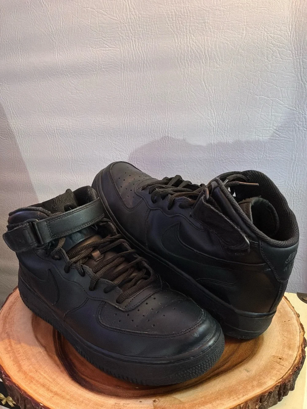 🌙✨ Nike Air Force 1 Mid Triple Black Men’s Size 11 Leather Sneakers
